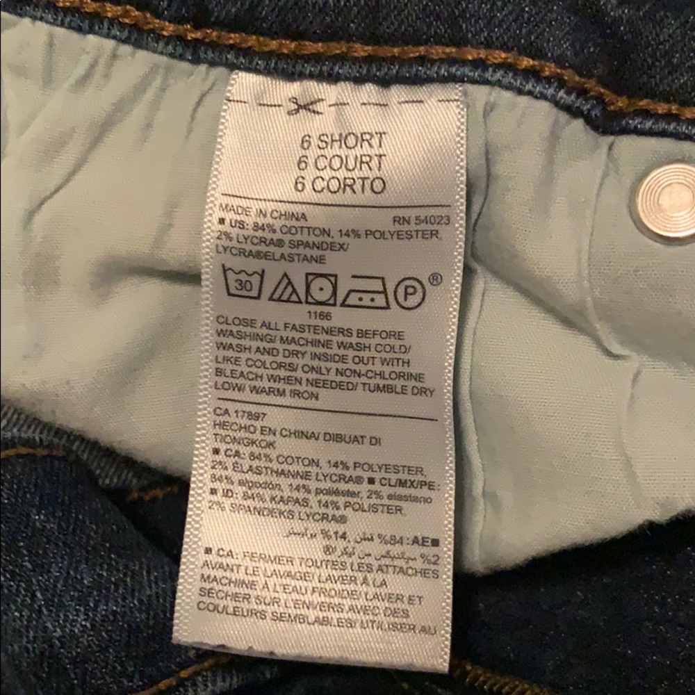 2 for one Old navy curvy bootcut (short) jeans